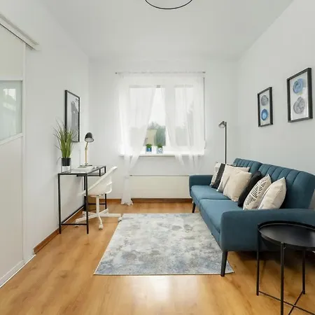 Spacious House With Balcony Ideal For Families By Renters Poznan