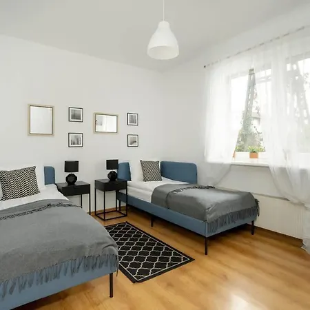 Сasa de vacaciones Spacious House With Balcony Ideal For Families By Renters Poznan