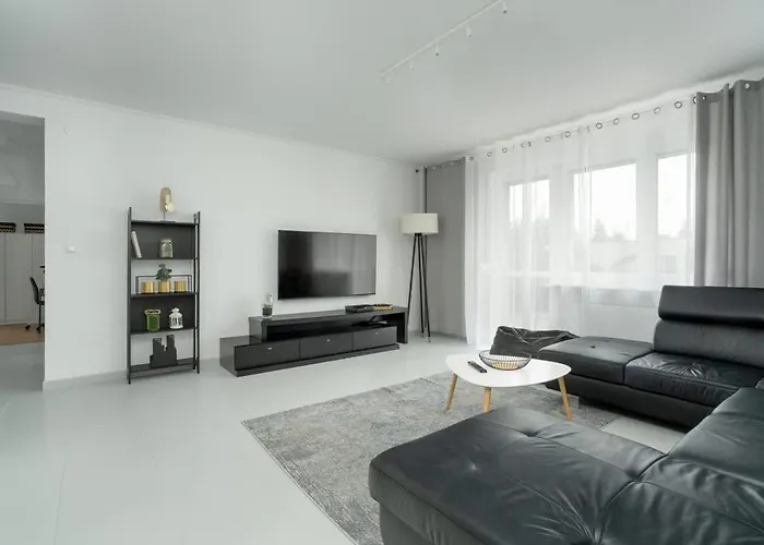 Nyaraló Spacious House With Balcony Ideal For Families By Renters *