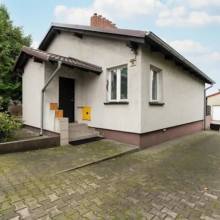 Spacious House With Balcony Ideal For Families By Renters Feriehus