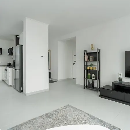 Prázdninový dům Spacious House With Balcony Ideal For Families By Renters