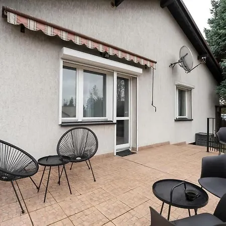 Spacious House With Balcony Ideal For Families By Renters Prázdninový dům *