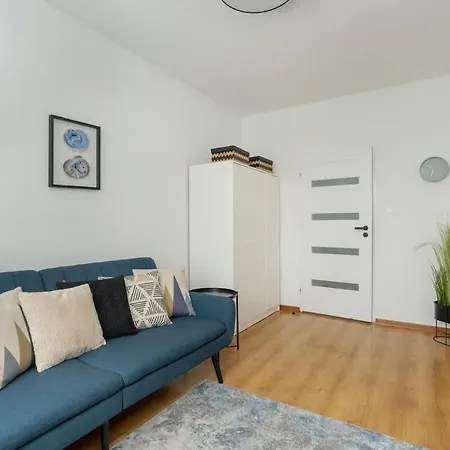 Spacious House With Balcony Ideal For Families By Renters Poznań