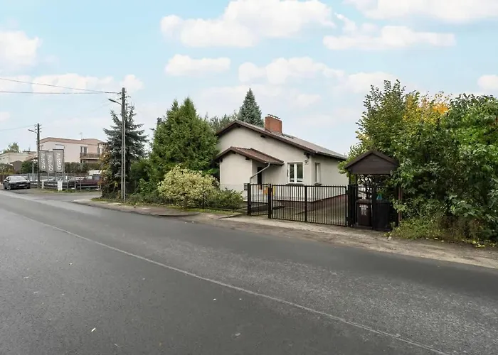 Spacious House With Balcony Ideal For Families By Renters Prázdninový dům *