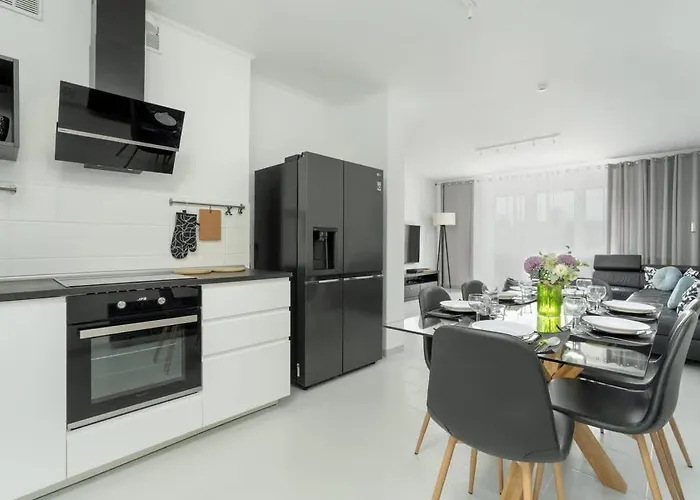 Spacious House With Balcony Ideal For Families By Renters Prázdninový dům